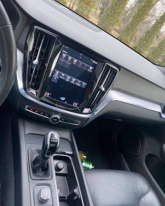 Volvo V60 cena 75800 przebieg: 118000, rok produkcji 2018 z Mielec małe 352
